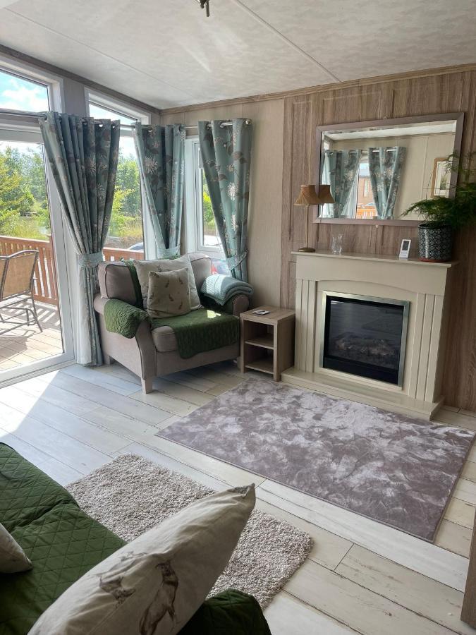Fern Lodge With Hot Tub Stonham Aspall Zewnętrze zdjęcie
